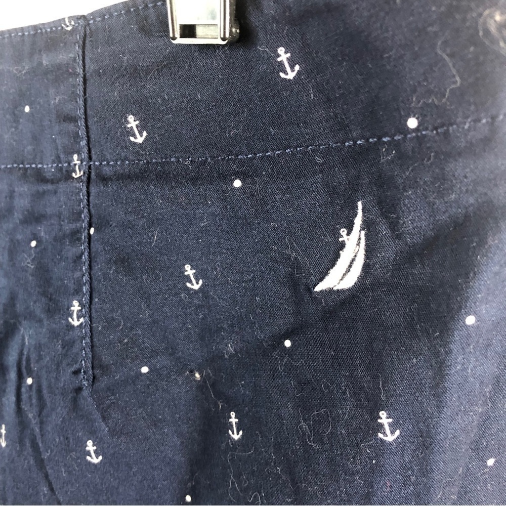Nautica Shorts Women 10 Navy with Small White Anchors  Front Zip and Button - Picture 6 of 8